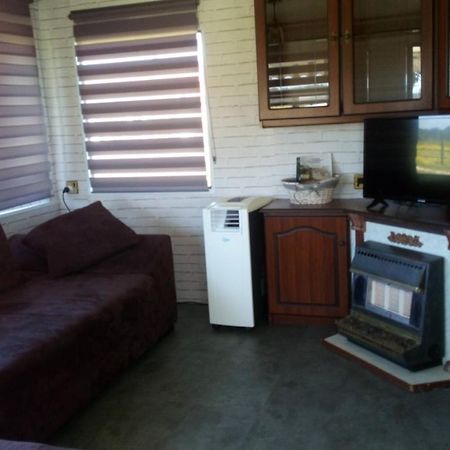 Mobil Home Vintage A La Ferme Des Buttons Rosnay  外观 照片